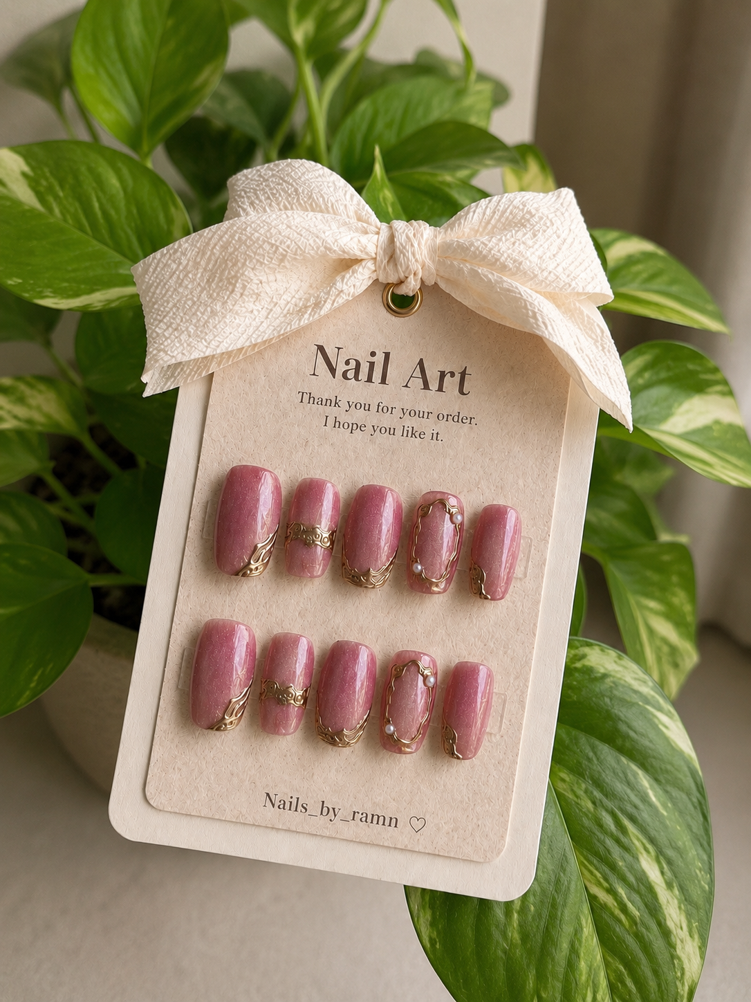 Soft rose pink cat eye
